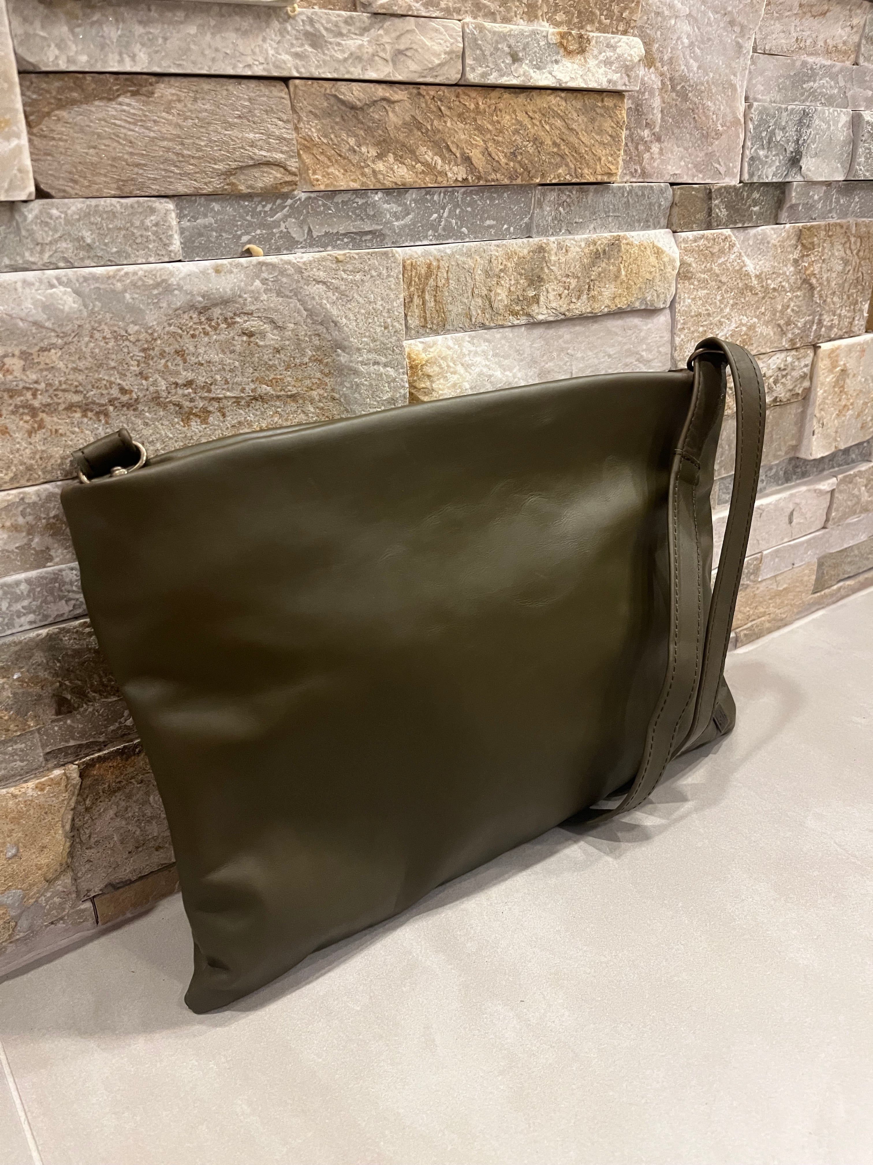 Busta in pelle - Le’ b - Calzature principe