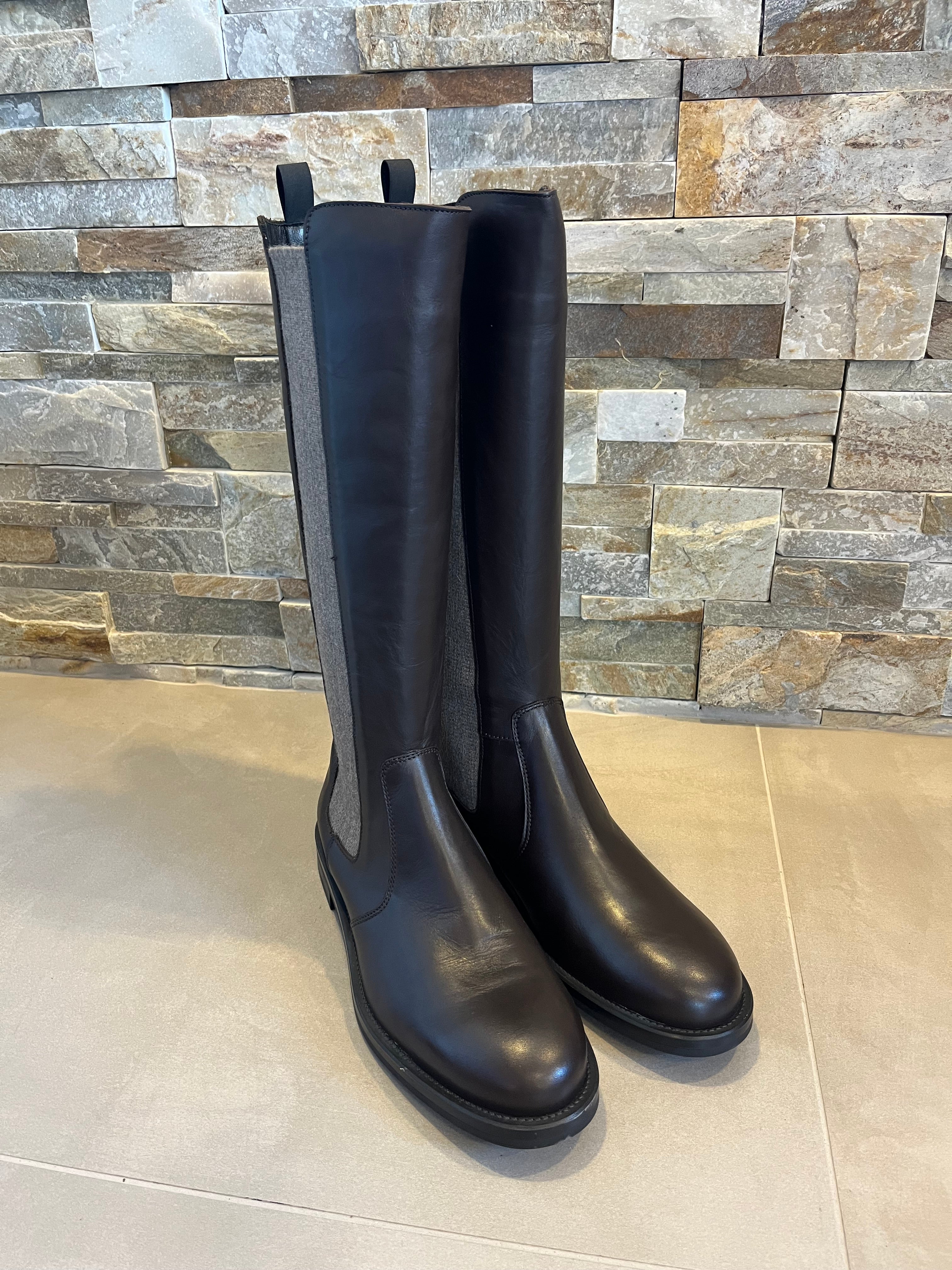 Stivale in pelle FRAU - Calzature principe